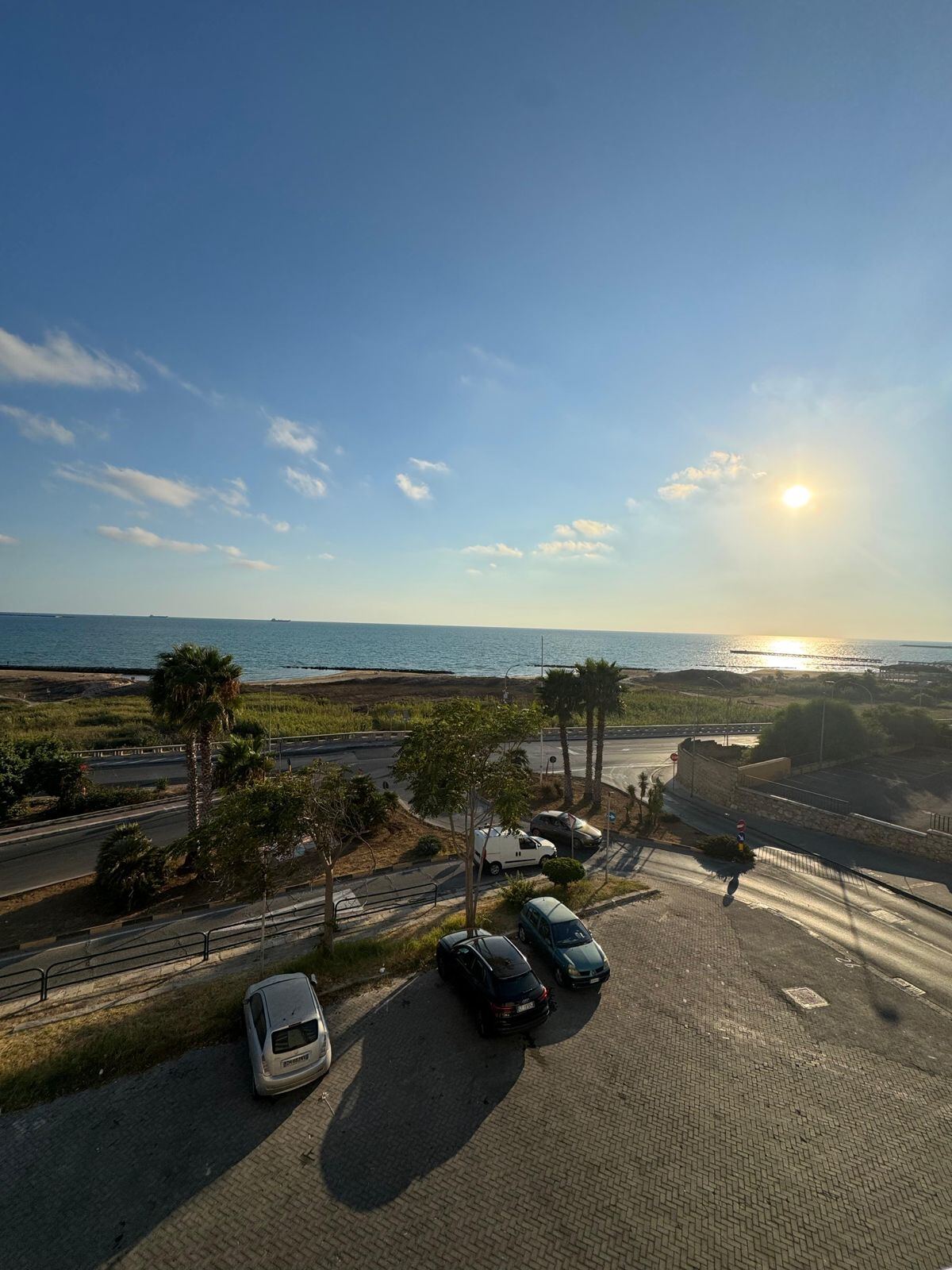 Vista mare al tramonto