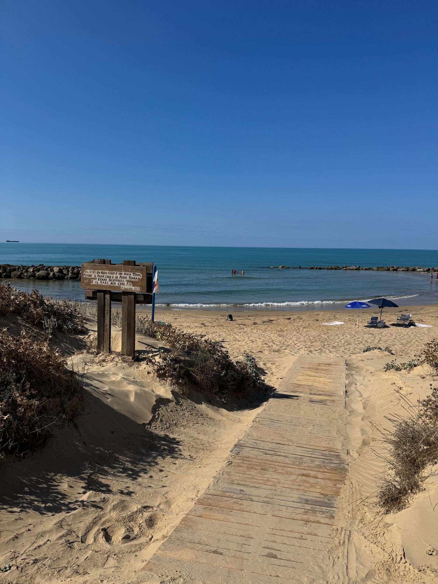 Spiaggia vicino a Stella del Mare
